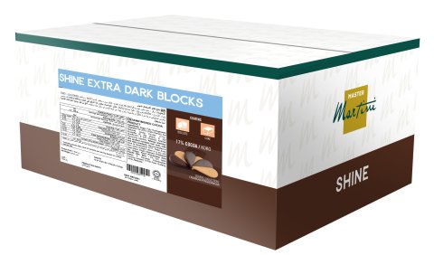 กล่องสีขาวและน้ำตาลของ Master Martini รุ่น "Shine Extra Dark Blocks" ระบุโกโก้ 17% และข้อมูลโภชนาการ